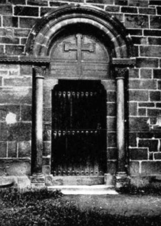 Semur-en-Brionnais : Porte sud de l'église