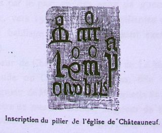 Pilier de l'église de Châteauneuf en Brionnais