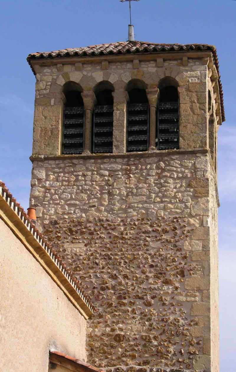 Église romane de Saint-Martin-du-Lac 3