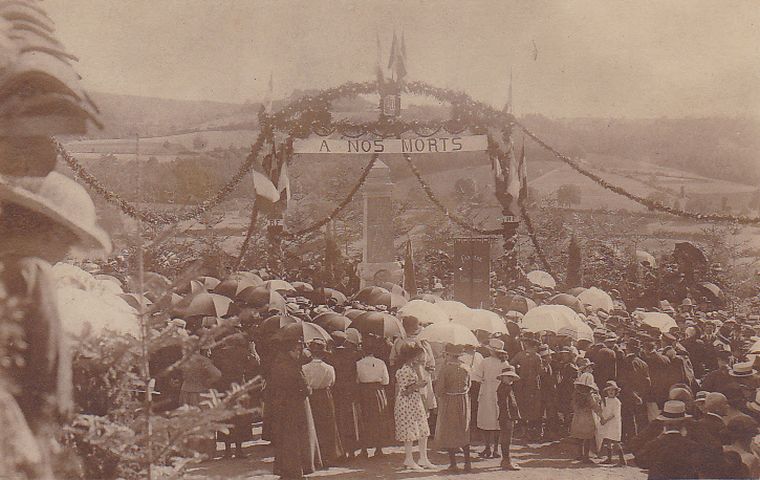 Inauguration-monument-aux-morts.jpg